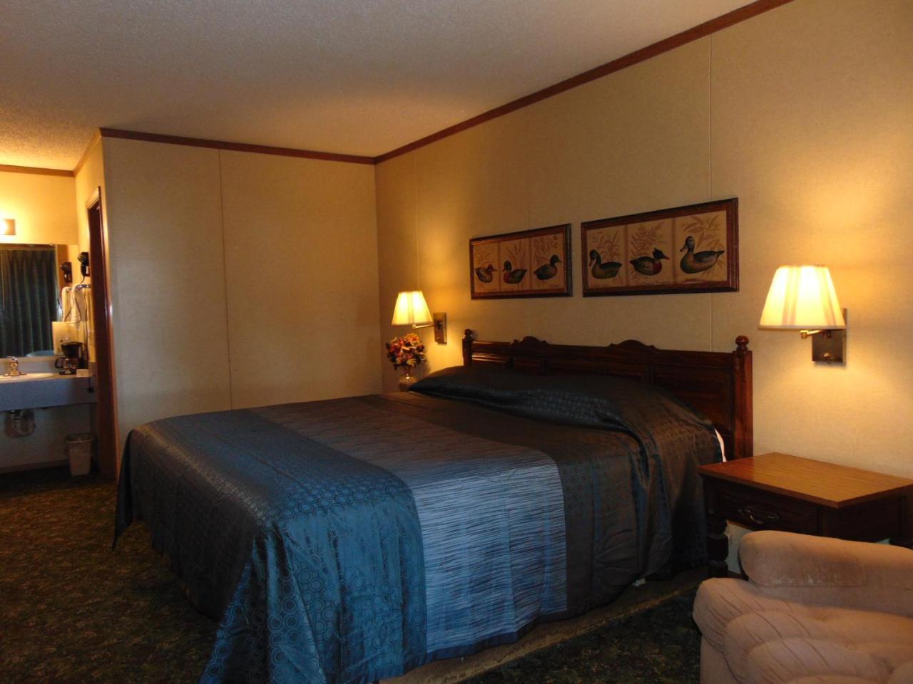 Heritage House Motel
