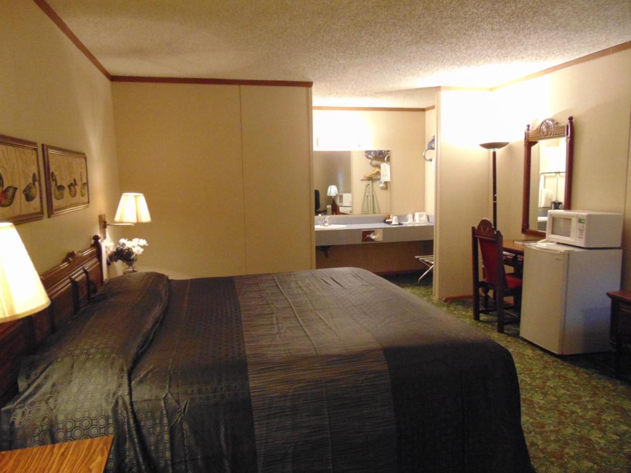 Heritage House Motel